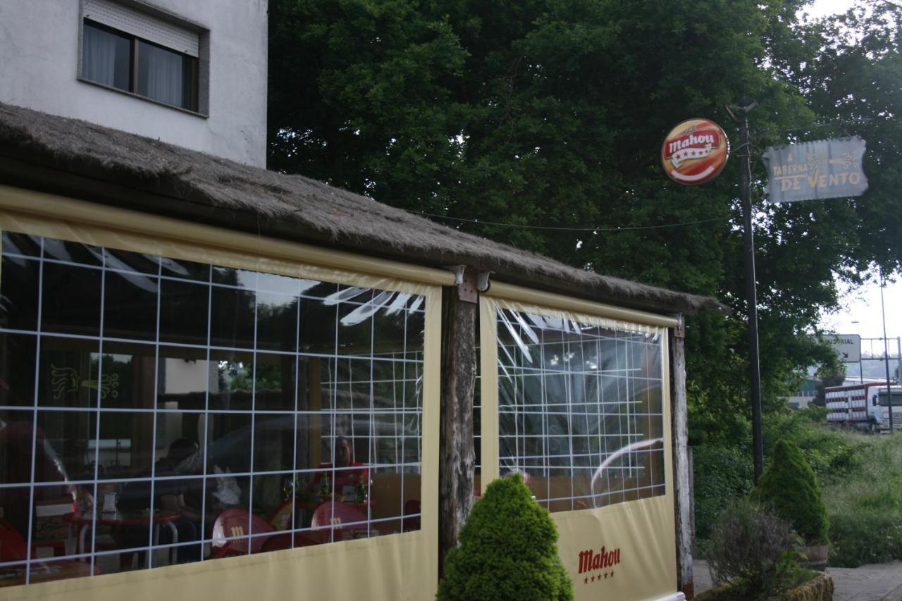 A Taberna De Vento Hotel Lalin Exterior photo